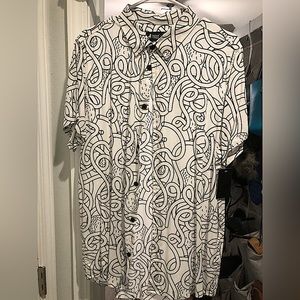 Cuidado con el perro short sleeve shirt